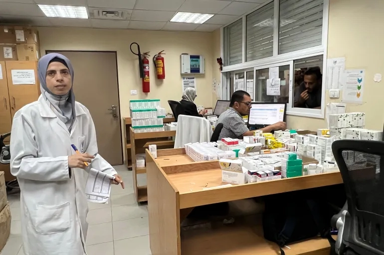 Batı Şeria'da ilaç krizi derinleşiyor: Hastalar hastane koridorlarında çaresiz