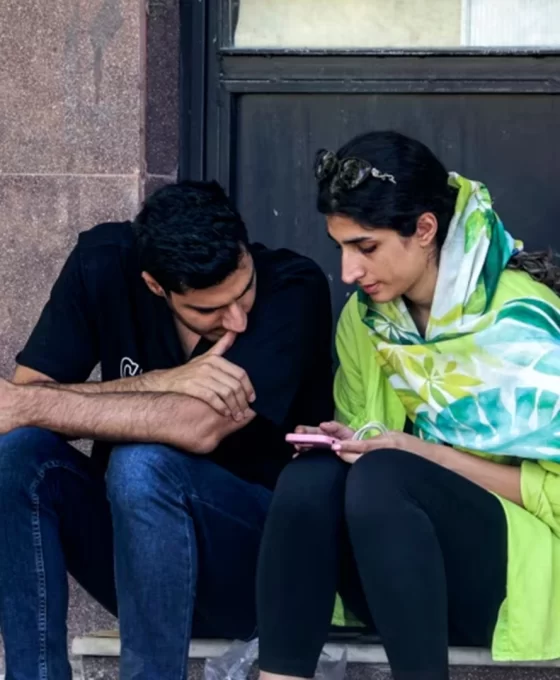 İran'da internet krizi: Hükümet açmak istiyor yargı engelliyor