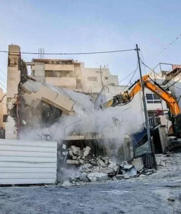İsrail 50 ticari yapının yıkımını geçici olarak durdurdu