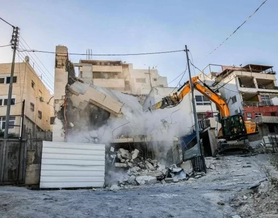 İsrail 50 ticari yapının yıkımını geçici olarak durdurdu