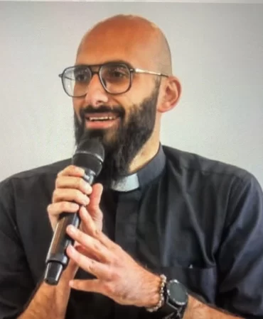 İsrail "Peder Louis"i Filistin'den sürgün etti