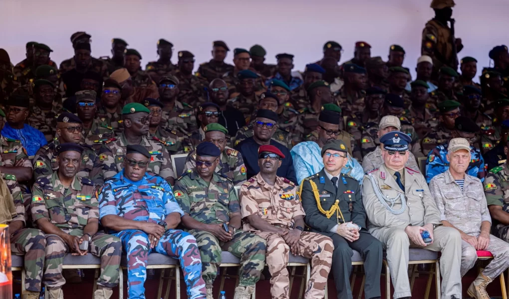 Mali'de generaller ve silahlı gruplar arasında kördüğüm