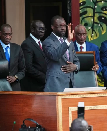Senegal parlamentosunda şok seçim: Sonko başkan oldu