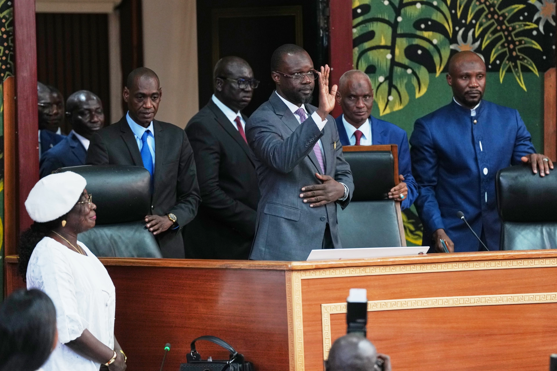 Senegal parlamentosunda şok seçim: Sonko başkan oldu