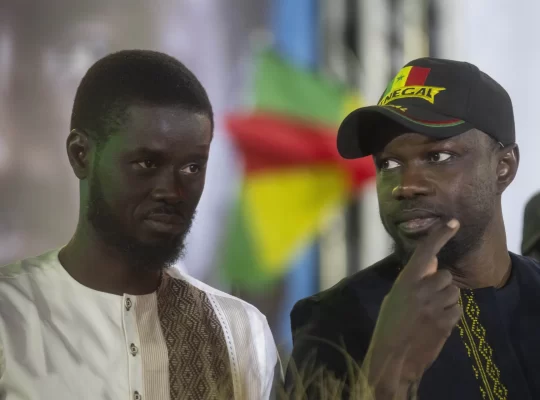 Senegal'de "dostluktan düşmanlığa" uzanan siyasi kriz
