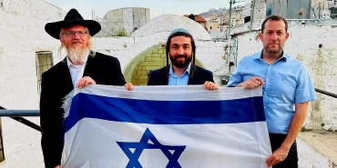 yerlesimci-liderler-nablustaki-hz-yusuf-makamina-baskin-duzenledi