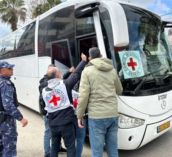 Cezaevlerinde mutlak tecrit: İsrail, Kızılhaç’ı yasaklıyor