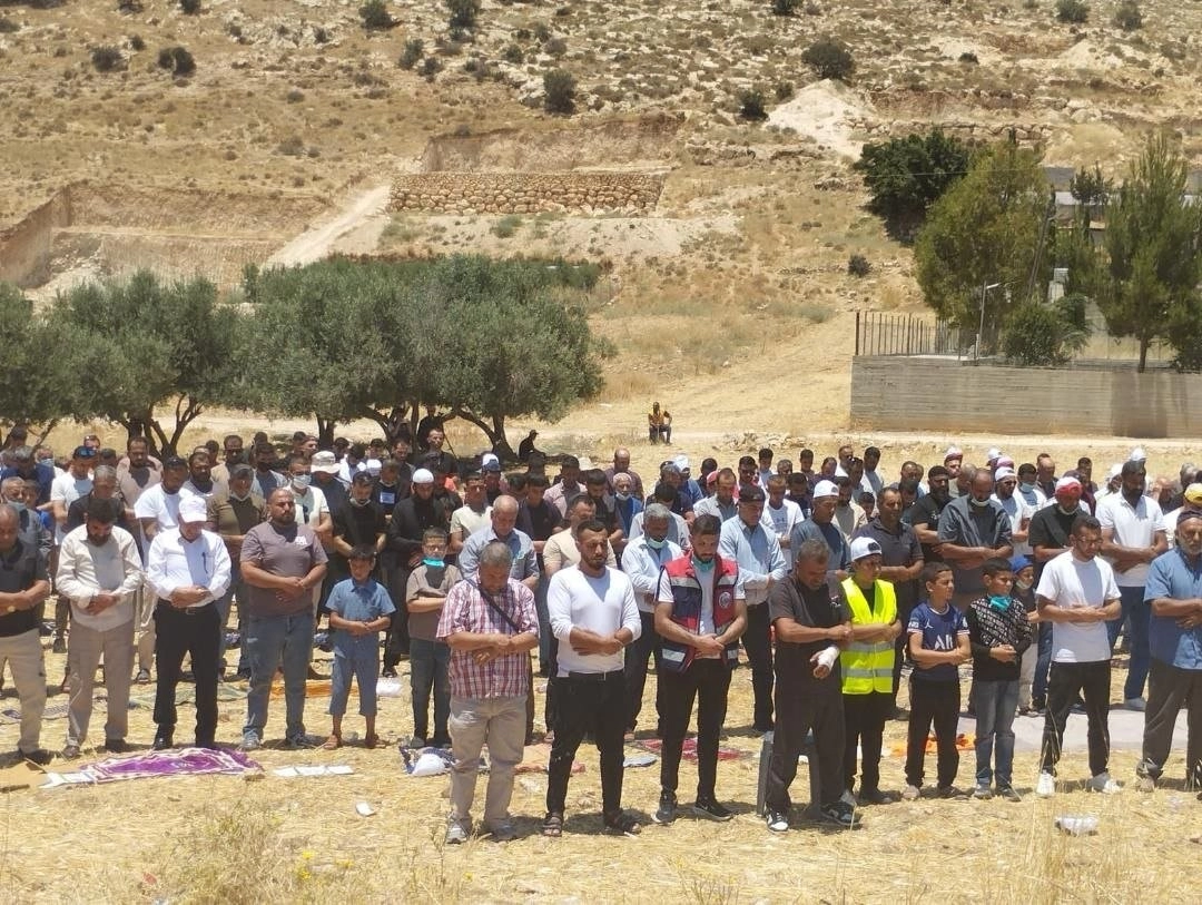 El-Halil’de "Toprağa Bağlılık" nöbeti: Müsadere tehdidindeki arazilerde cuma namazı