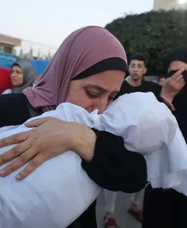 Gazze'de ateşkes ihlalleri: Aralarında çocuk ve kadın da var
