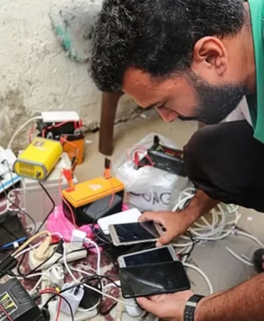 Gazze'de teknoloji ambargosu: Telefon tamiri fiyatı telefonu geçti!