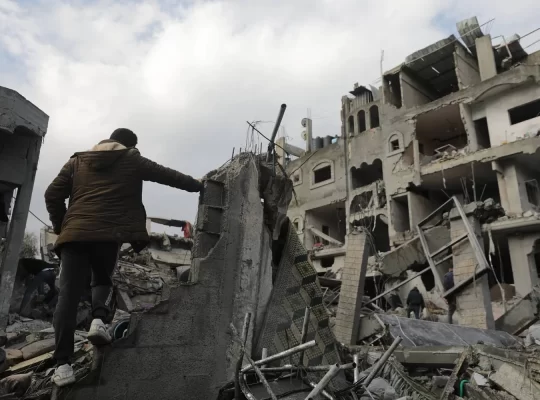 Gazze'nin güneyinde sivil konut bombalandı: Bir ölü