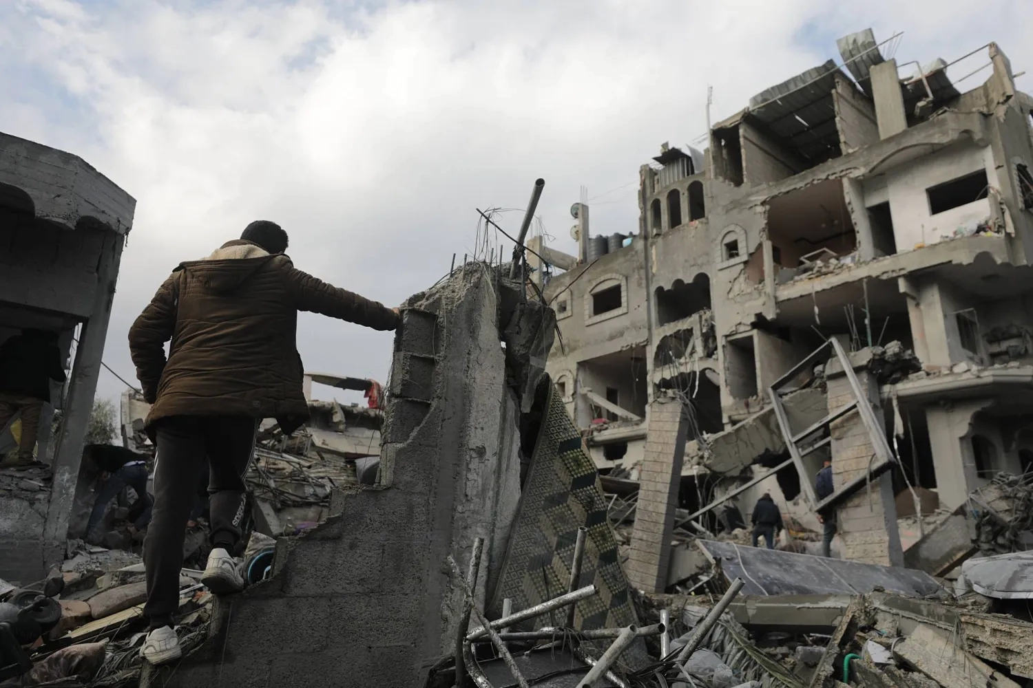 Gazze'nin güneyinde sivil konut bombalandı: Bir ölü