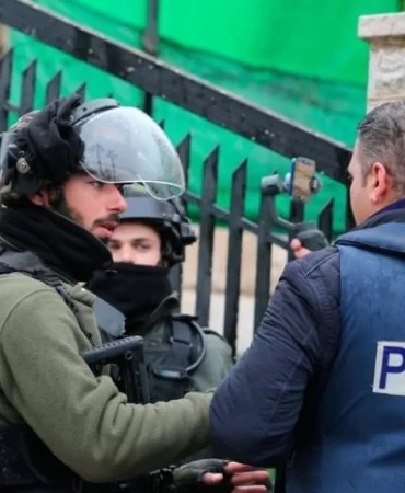 İsrail Fransız gazeteciyi sınır dışı etti: Sendikadan sert kınama