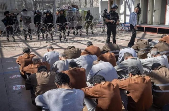 İsrail, Gazze'den 15 Filistinli tutukluyu serbest bıraktı