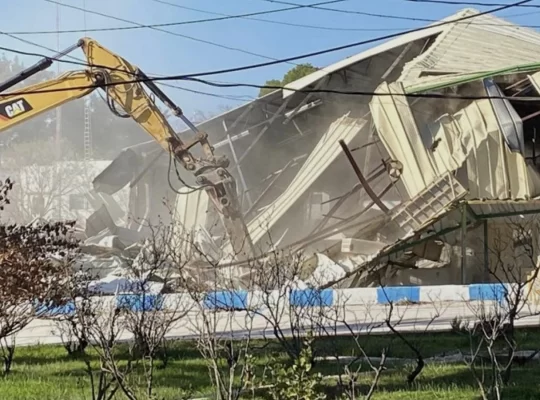 İsrail her şeyi tam olan o evi yıktı: Sivil halka orantısız güç!