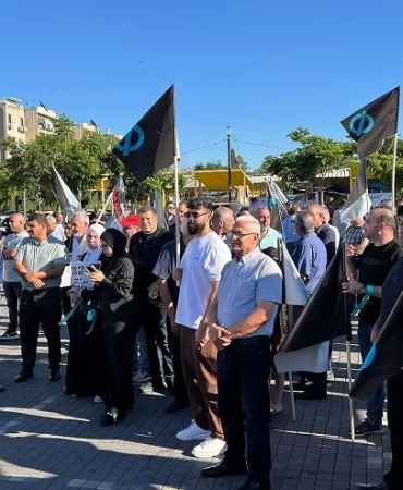 Lod şehrinde şiddet ve cinayet protestosu