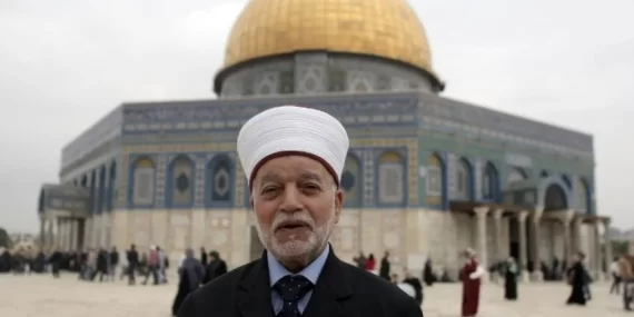 İsrail'den şok karar: Kudüs Müftüsü'ne Aksa yasağı