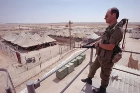 İsrail'in Negev cezaevinde timsahlı hendek projesi başladı