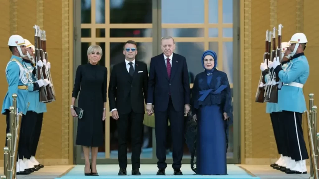 NATO zirvesinde Macron'a şok: Emine Erdoğan elini öptürmedi!