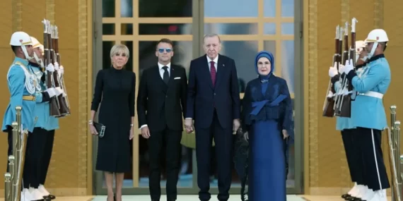 NATO zirvesinde Macron’a şok: Emine Erdoğan elini öptürmedi!