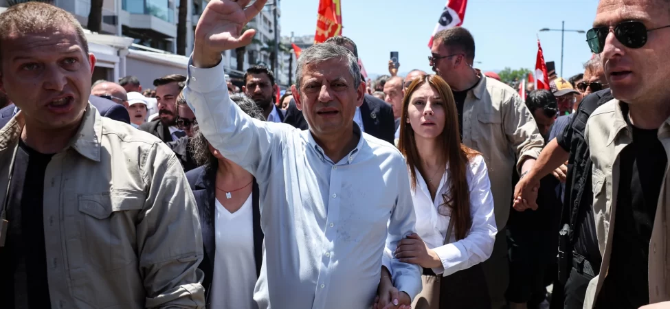 Özgür Özel CHP'den istifa ederek yeni parti kuruyor