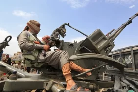 Yemen'de aşiretler ayaklandı: Husiler el-Cevf'te alarmda!
