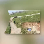 Burin'de darp ve baskılara rağmen evini satmayı reddetti