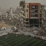 Fransa'da Gazze sansürü: Molozlar arasındaki futbol karesi kaldırıldı