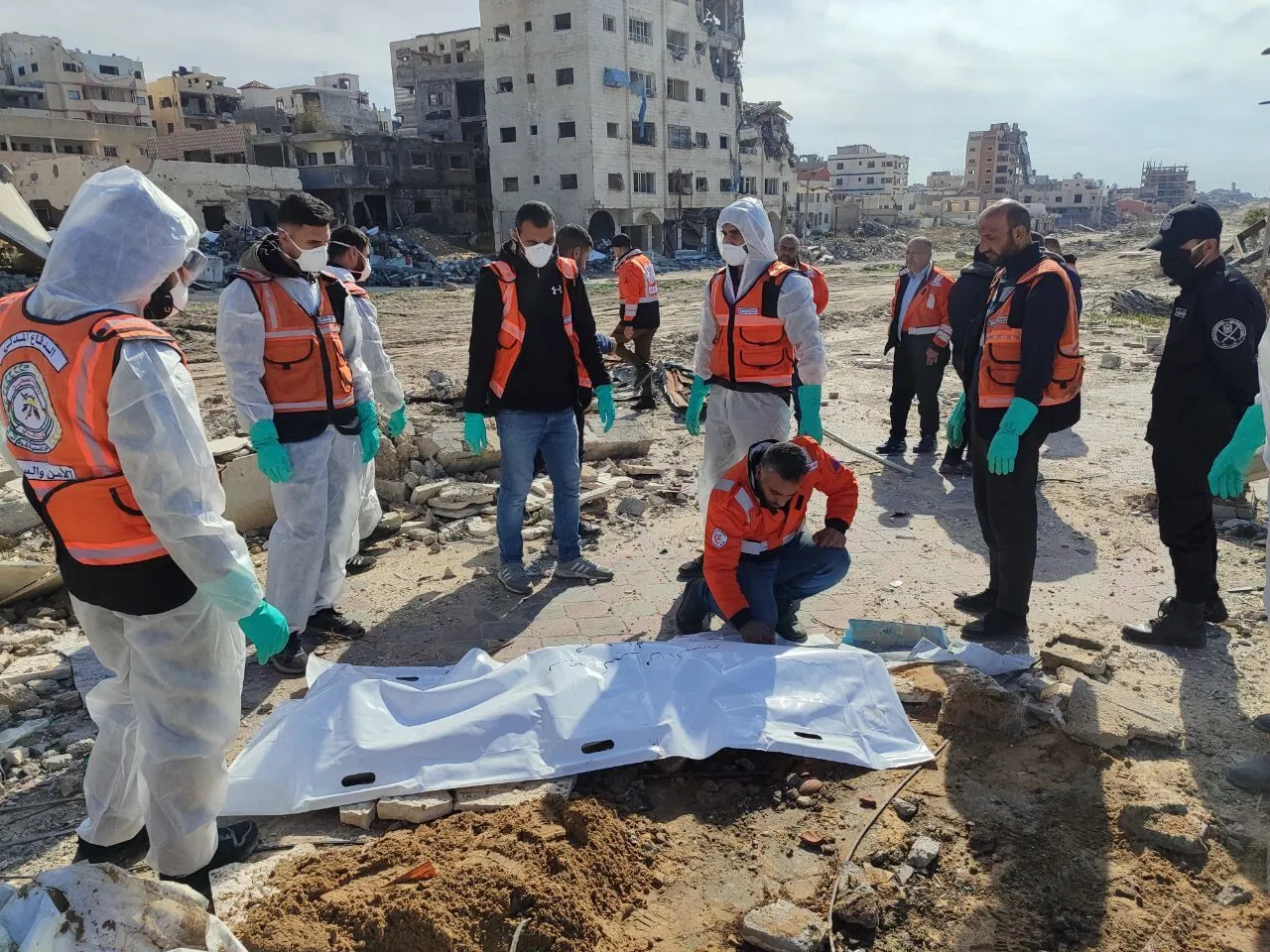 gazzede-8-kisinin-cansiz-bedenine-ulasildi
