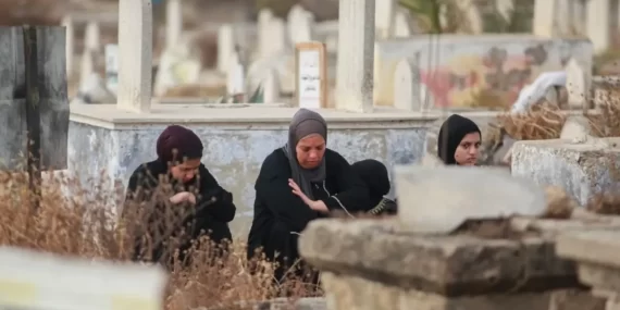 Gazze'de yer kalmadı: Cenazeler için akılalmaz yöntem başladı