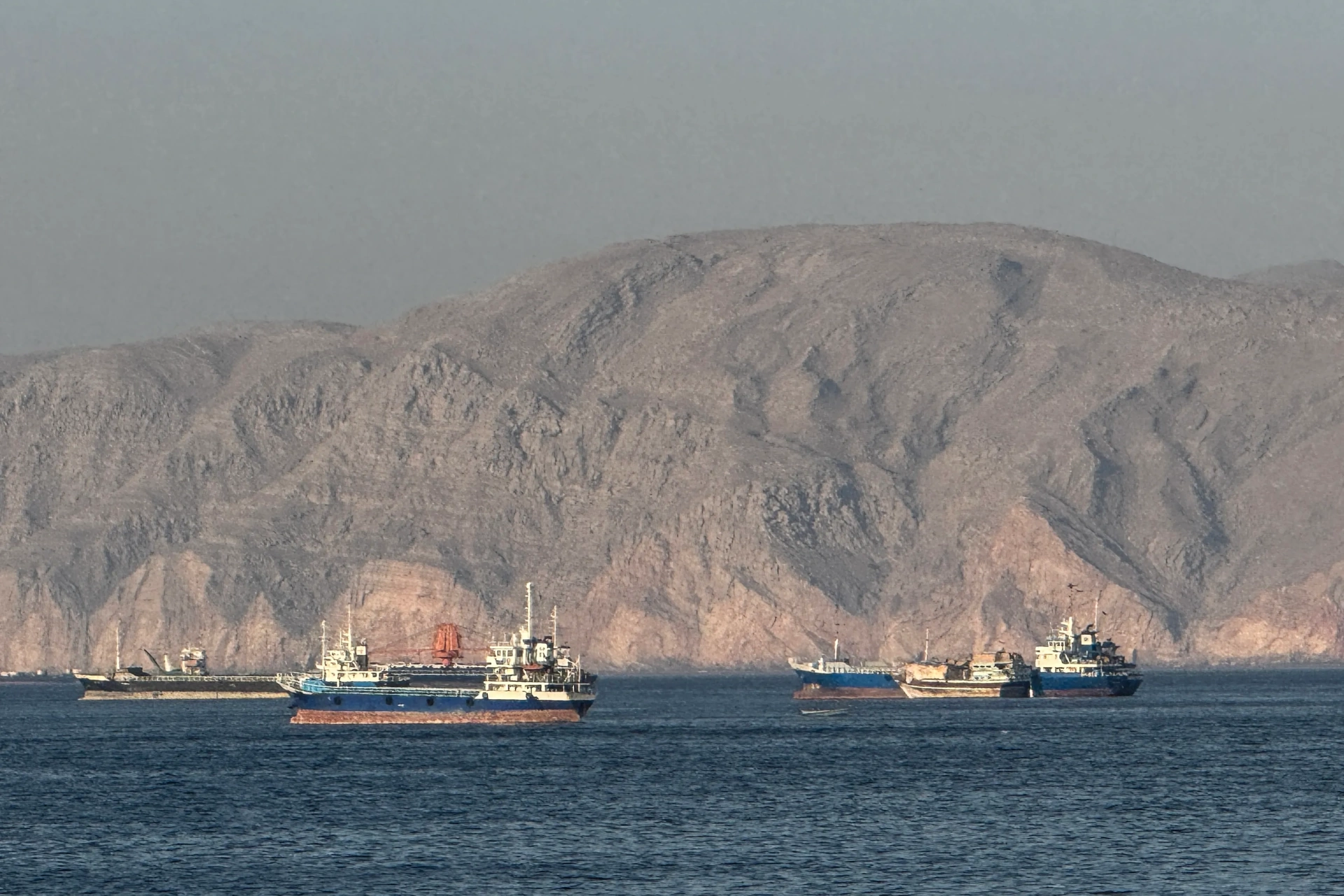 Hürmüz'de BAE tankerlerine saldırı: Körfez ülkelerinden peş peşe kınama