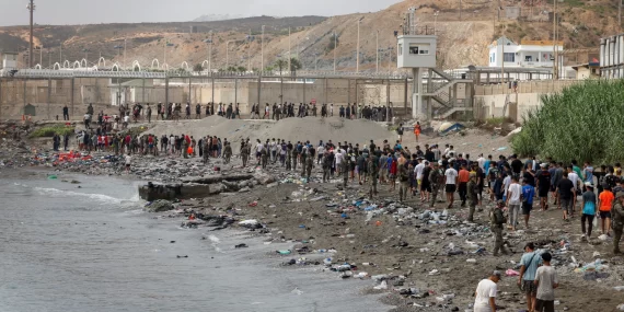 İspanya’nın Ceuta sınırındaki göçmen geçişi İslam karşıtı kampanyaları tetikledi