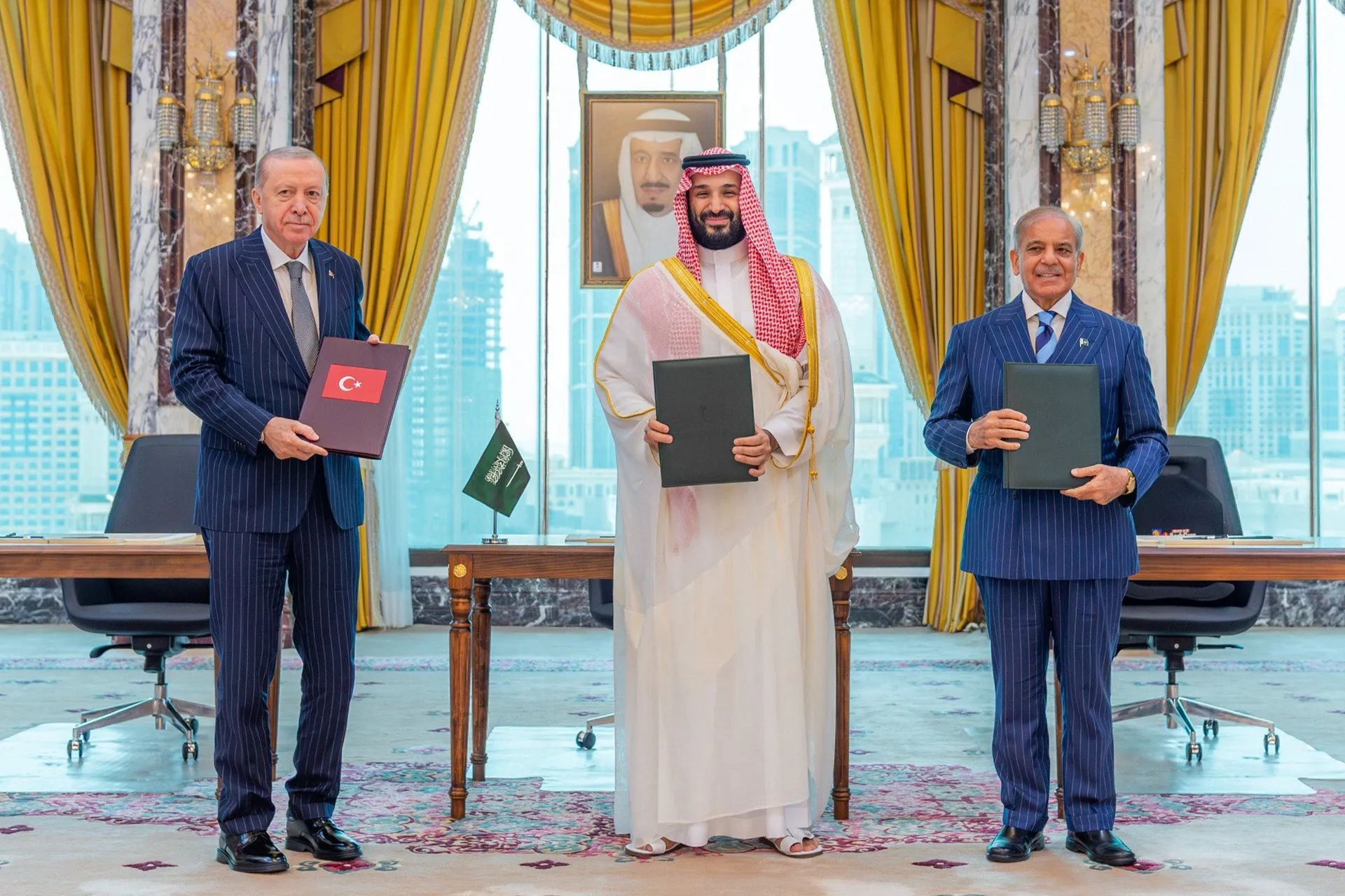 Mekke'de tarihi zirve: Türkiye, Suudi Arabistan ve Pakistan'dan ortak savunma anlaşması