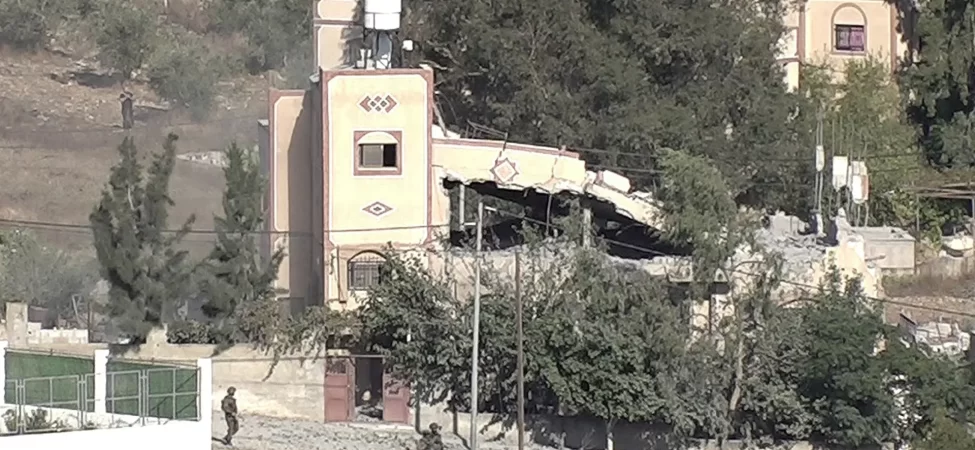 Nablus'ta yıkım: İsrail güçleri Filistinli Faruk Ramazan'ın evini yıktı