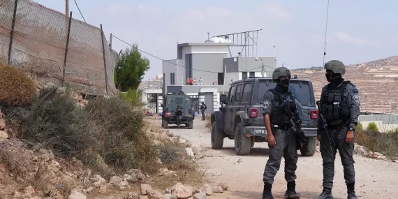 Nablus’ta zorunlu göç baskısı: 3 aileye abluka kıskacı