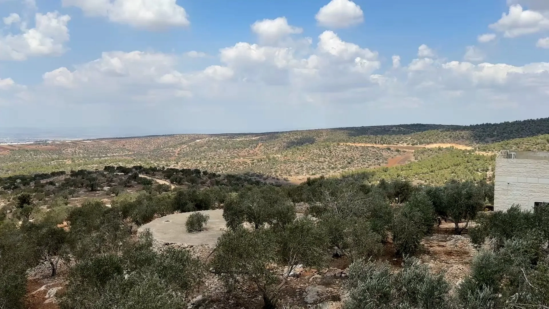 Batı Şeria'da İsrail dronları Filistinlilerin evini gözetliyor